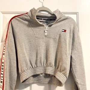 TOMMY HILFIGER cropped top!